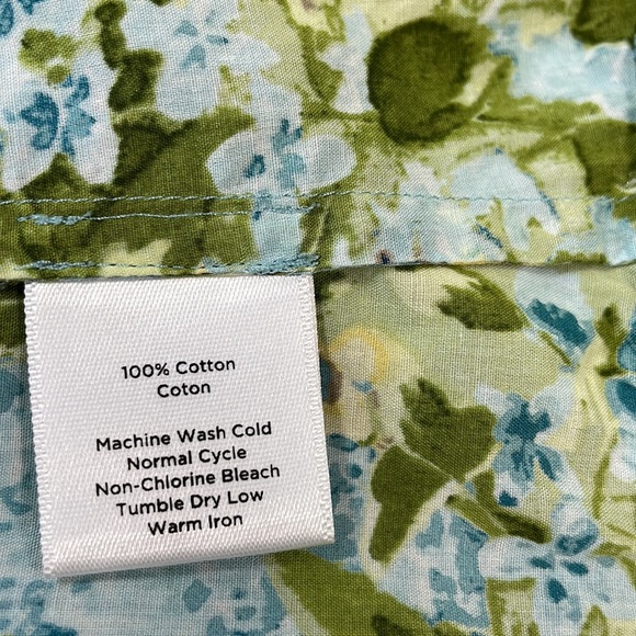 TALBOTS Petites, floral short sleeve blouse , Size P - Picture 9 of 14